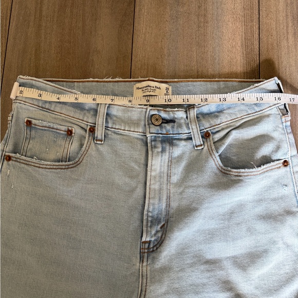 Abercrombie & Fitch Light Blue Straight Leg Jeans - Picture 4 of 13